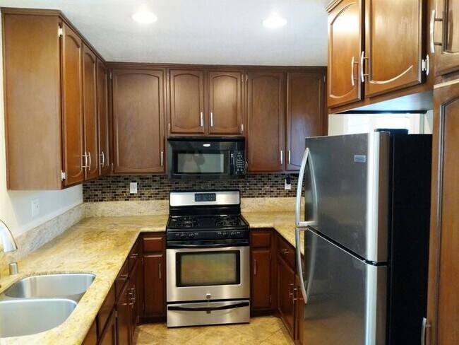 Foto del edificio - 3Bed/2.5 Bath in Tamarack Point~ Coventry