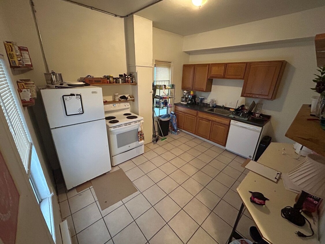 Primary Photo - 201 S Asbury St