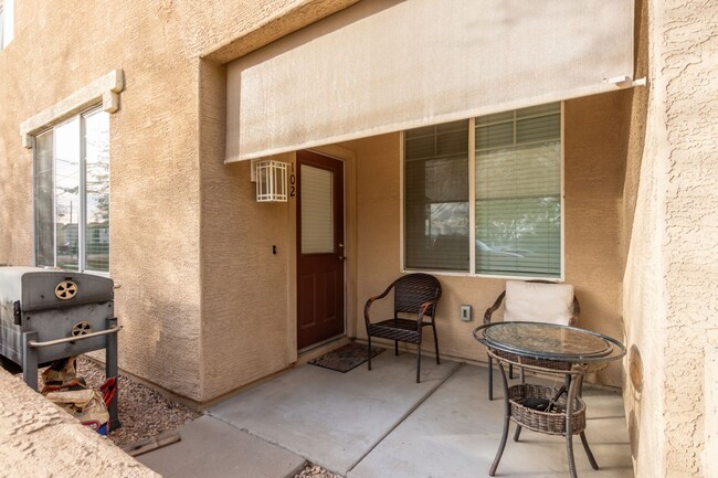 Foto del edificio - Adorable townhome in Phoenix!!