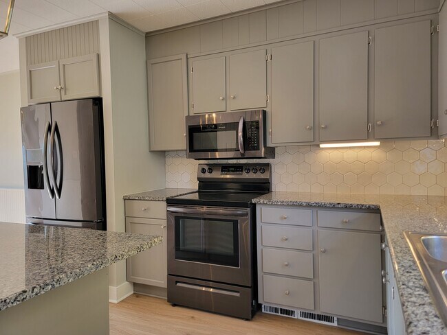 Foto del edificio - 819 Fruitville Pike