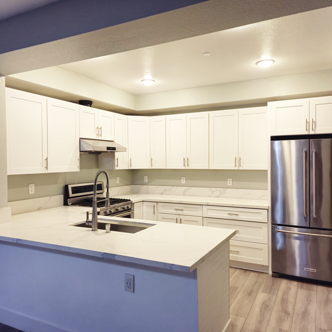 Building Photo - 8301 Rio San Diego Dr