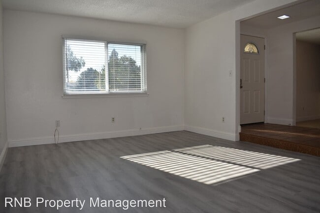 Building Photo - 3 br, 2 bath House - 5639 Clark Avenue