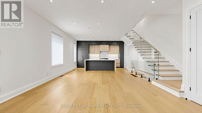 Photo du bâtiment - 750 Glengrove Ave W