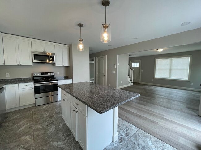 Photo - 170 Old Amherst Rd House