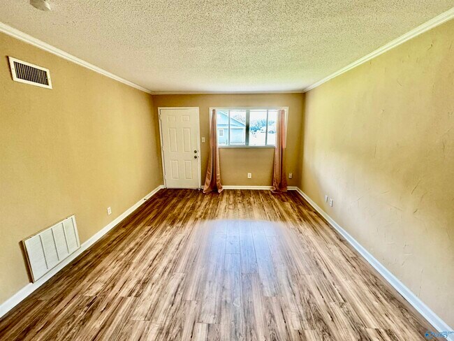 Building Photo - 3508 Spruce Ave SW