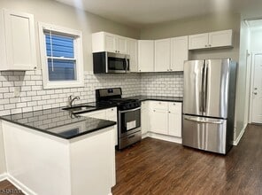 Building Photo - 160 19th Ave