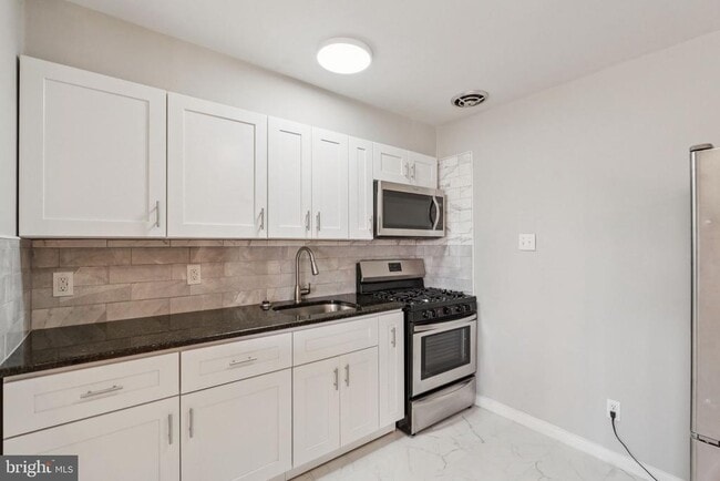 Building Photo - 7239 Haverford Ave