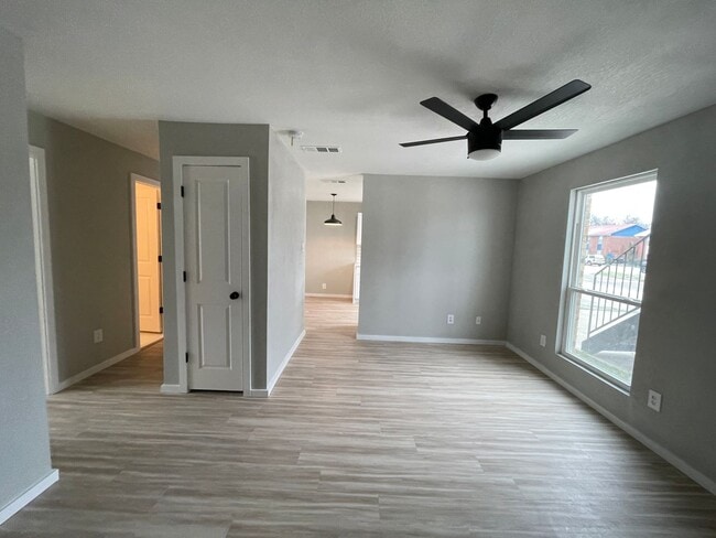 Foto del edificio - 1603 Benttree Dr