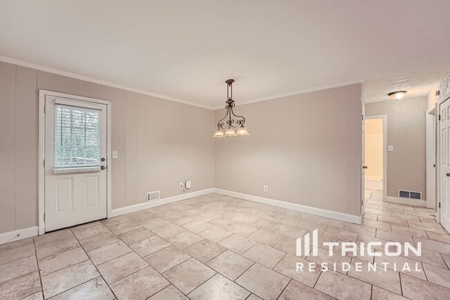 Building Photo - 185 Sequoyah Dr