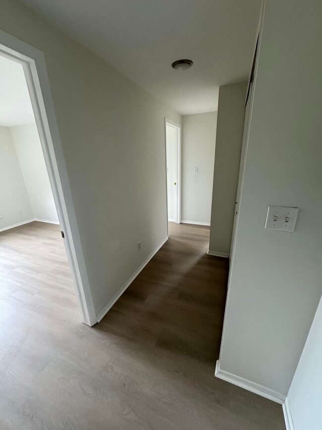 Building Photo - 3516 Beech Dr