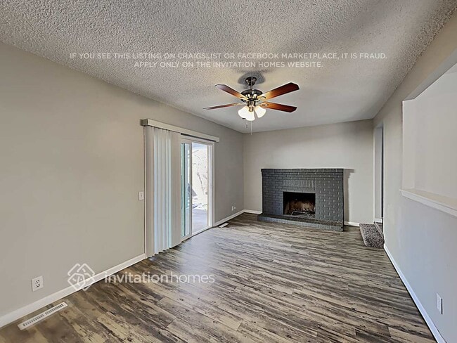 Building Photo - 975 E 7th Ave