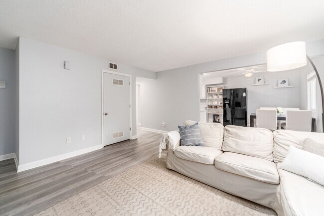 Foto del edificio - 4819 Middletowne St