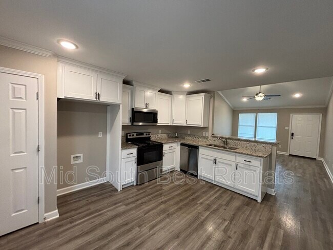 Building Photo - 6722 Sandpiper Dr