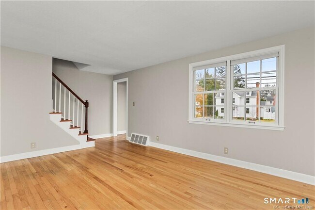 Foto del edificio - 608 Stillson Rd