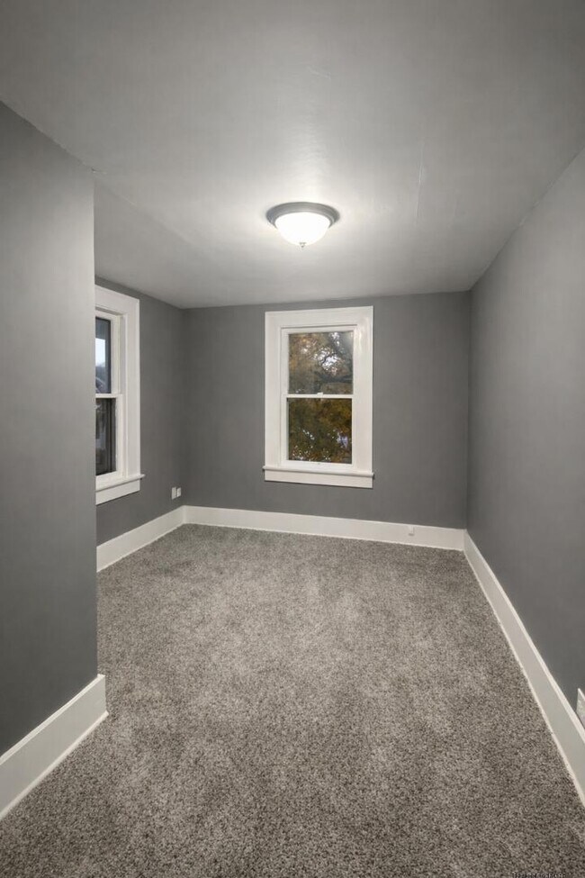 Foto del edificio - 69 E Lowell Ave