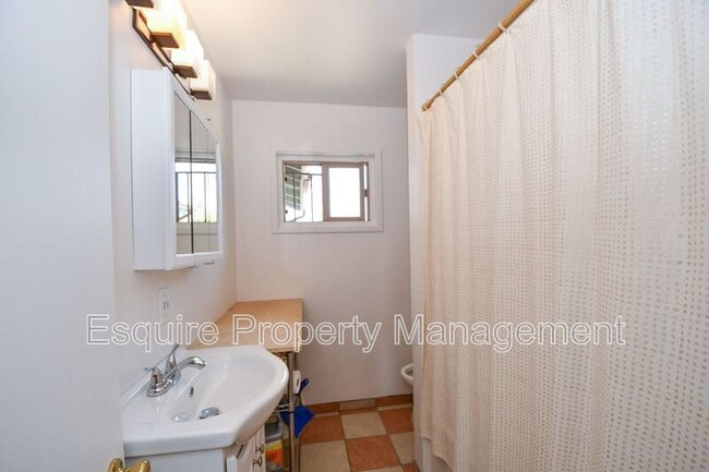 Building Photo - 1334 Sevilla St