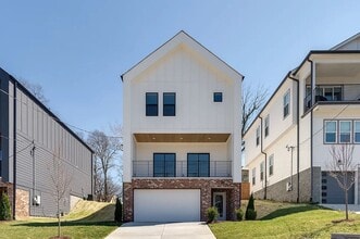 Building Photo - 911 Stockell St