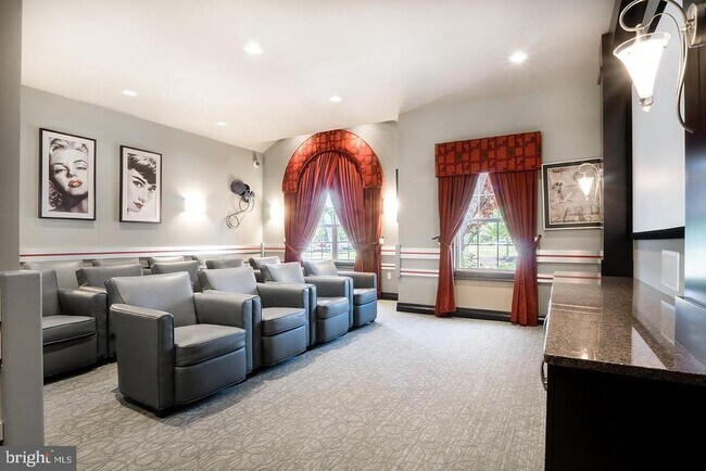 Foto del edificio - 15 Dakota Dr