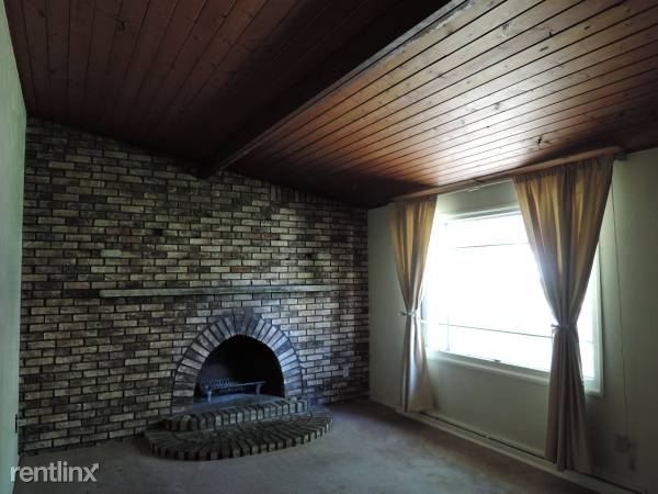 Building Photo - 7539 Lake Wood Dr