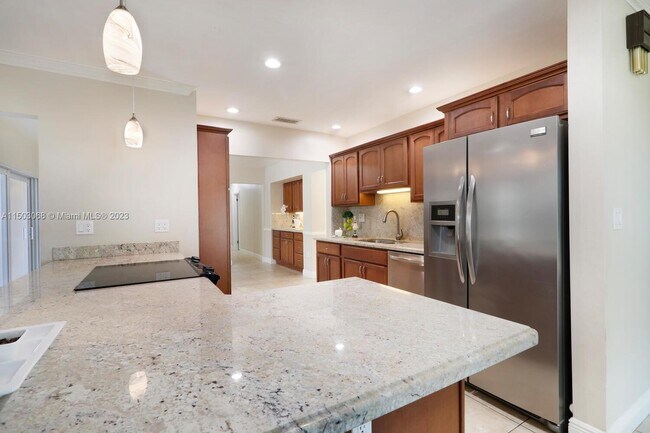 Building Photo - 1450 Coruna Ave