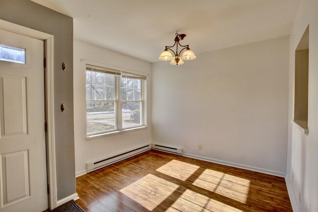 Foto del edificio - 10 Glenridge Dr