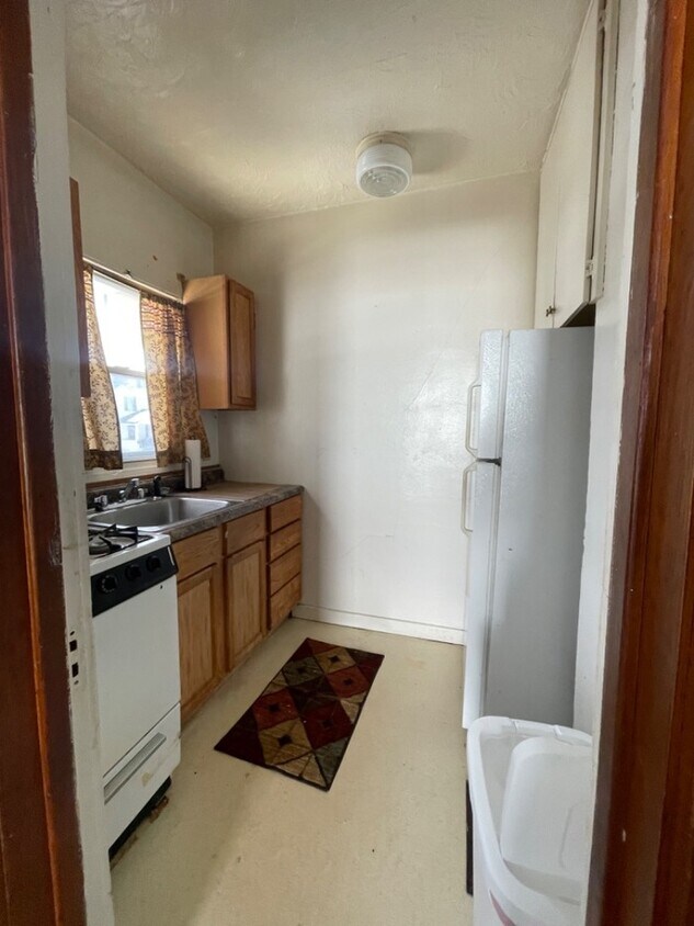 Foto principal - 908 Western Ave