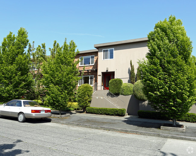 Building Photo - Garden View Apartments