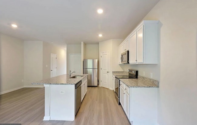 Building Photo - 86 Dumsford St