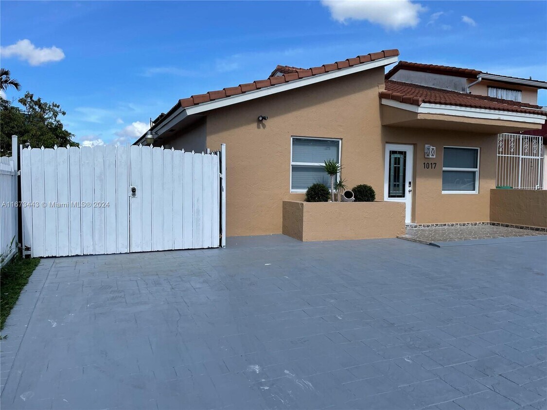 1017 SW 124th Ct, Miami, FL 33184 House Rental in Miami, FL