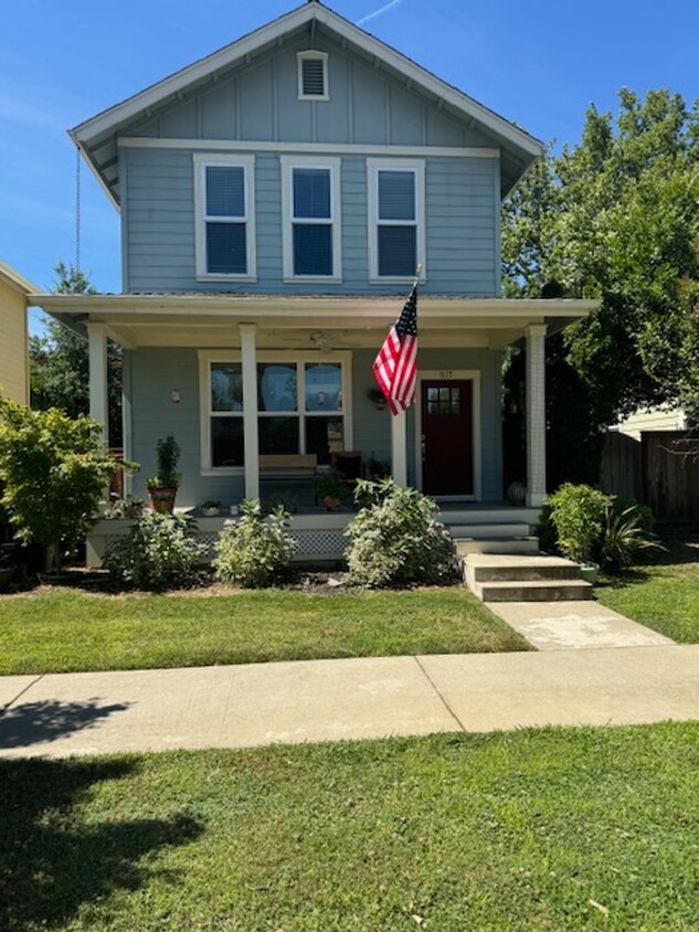 Primary Photo - Charming two story house