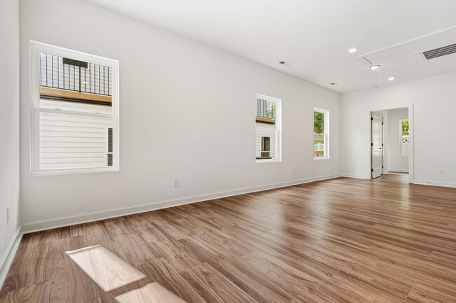 Photo - 711 Gerard St Townhome