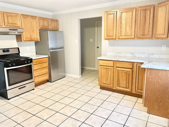 Foto del edificio - Lovely 3 Bedroom Home w/ Lots of Updates!