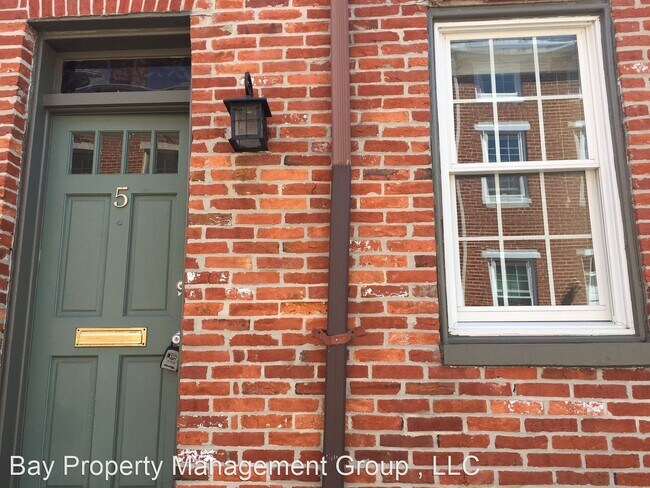 Building Photo - 1 br, 1 bath House - 5 E Hamburg St