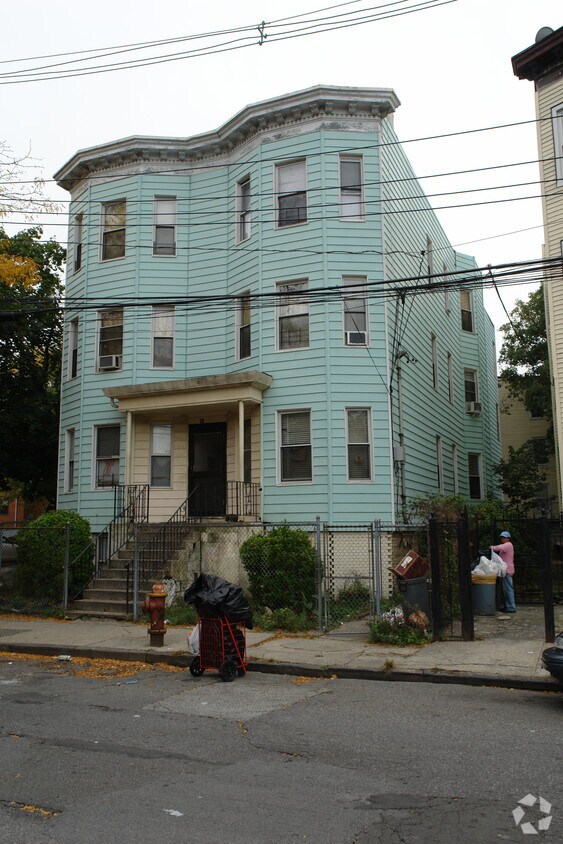 Building Photo - 46 Randolph St