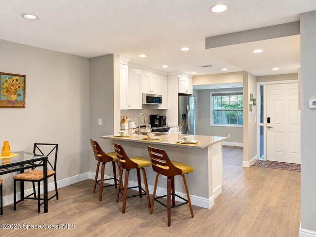 Building Photo - 255 Paradise Blvd