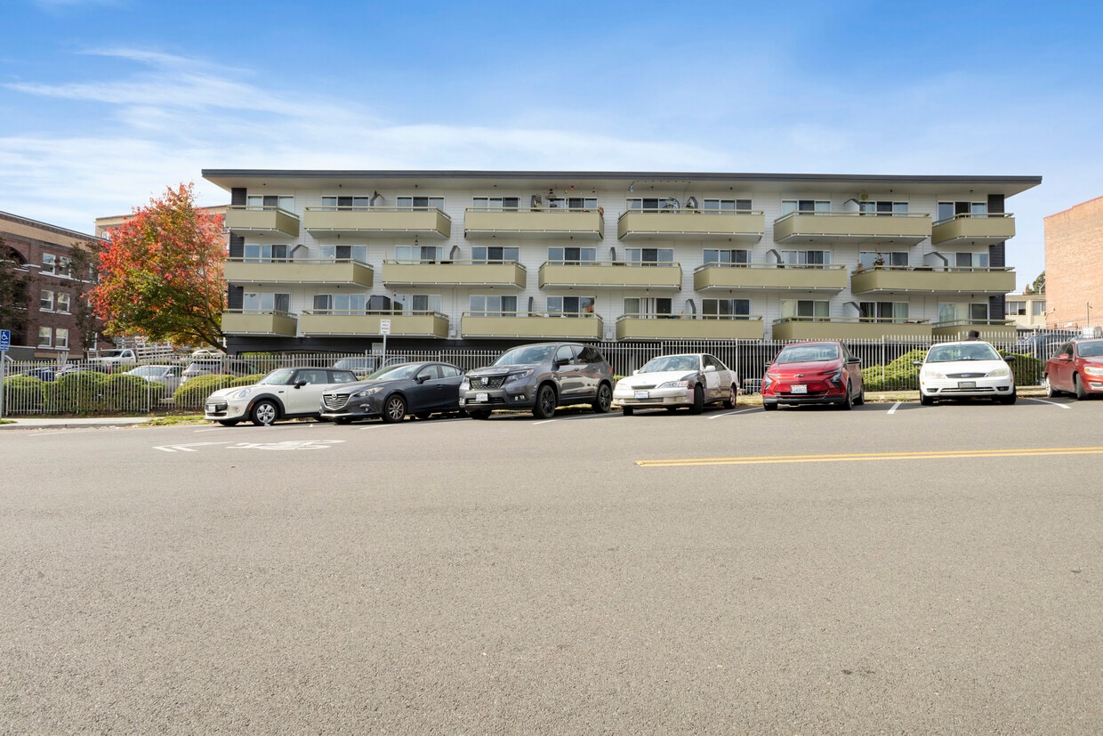 Building Photo - Baycrest Apartments