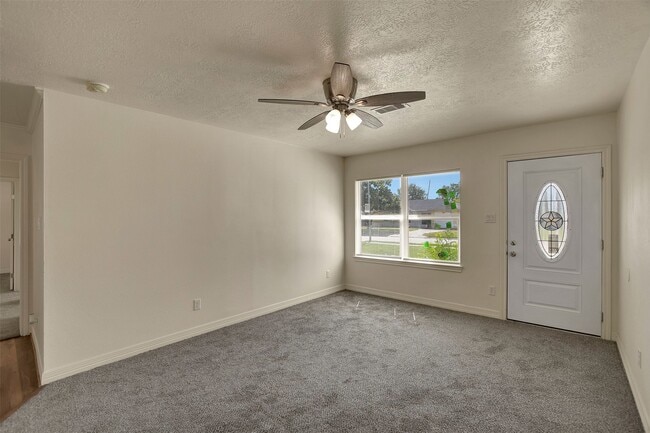 Building Photo - 1307 Belshire Rd