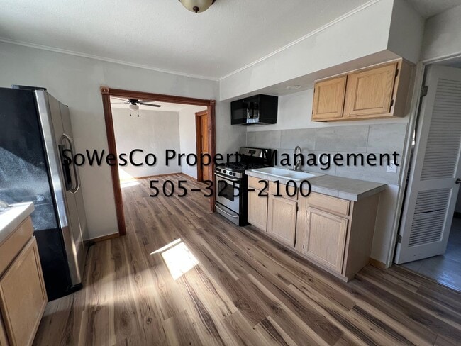 Foto del edificio - Remodeled Two Bedroom plus an Office Home