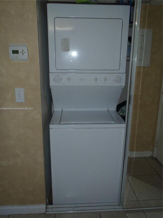 Foto del edificio - 2423 NW 89th Dr