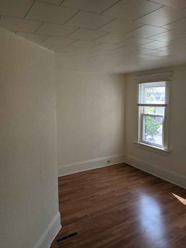 Primary Photo - 1719 D Ave NE
