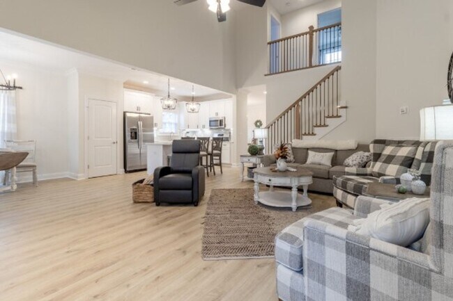 Building Photo - Gorgeous Home in Sango!