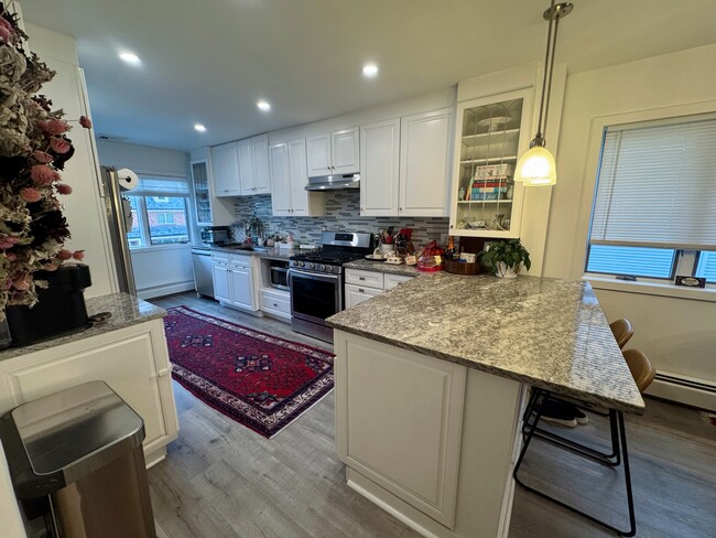 Building Photo - 180 Lake Ave