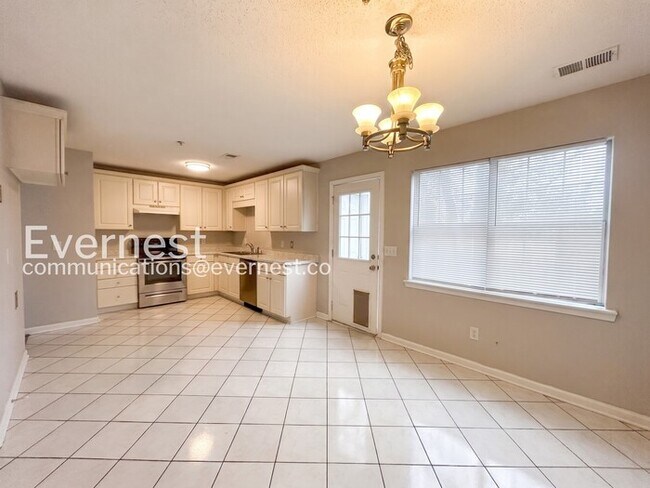 Foto del edificio - 1588 King James Dr