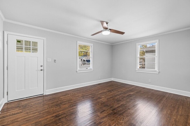 Building Photo - Available Early August! - Charming 2-Bedro...