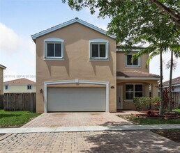 Building Photo - 3072 SE 5th Dr