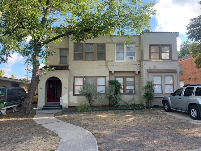 Building Photo - 1645 W Mulberry Ave