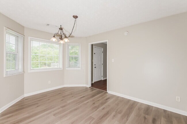 Foto del edificio - 372 Kay Dr