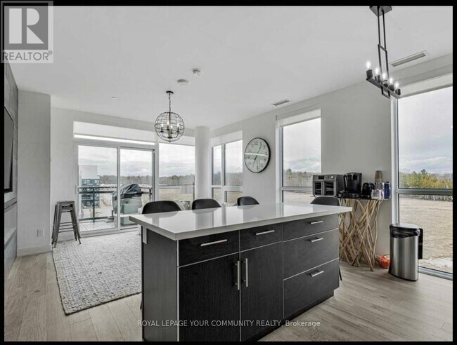 Photo du bâtiment - 271-B271 Sea Ray Ave