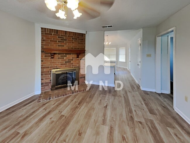 Building Photo - 275 Oakland Hills Dr