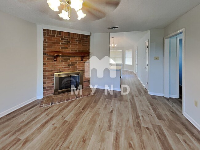 Foto del edificio - 275 Oakland Hills Dr